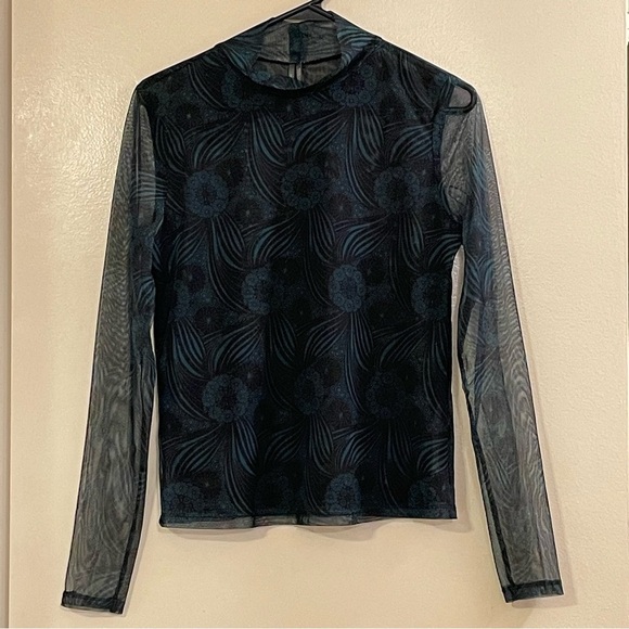 ANTHROPOLOGIE Gauzy Turtleneck - Picture 4 of 10